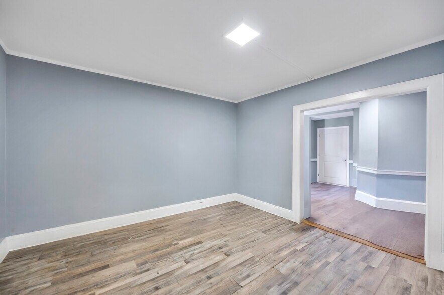 More Photos Of 307 Clinton St, Hempstead Storefront Retail Residential For Sale