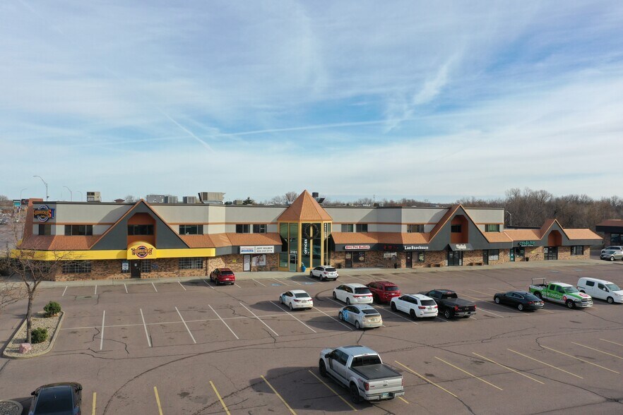 More Photos Of 3101 W 41st St, Sioux Falls General Retail For Sale