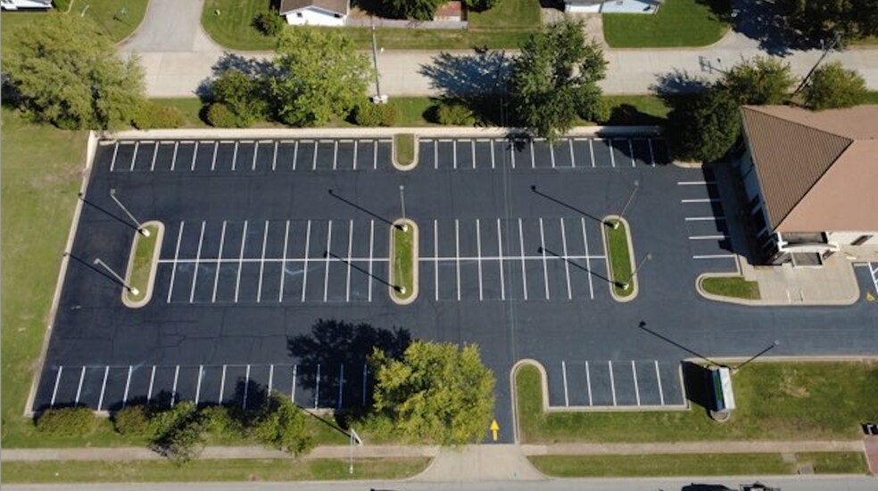 More Photos Of 2900 S National Ave, Springfield Medical For Lease