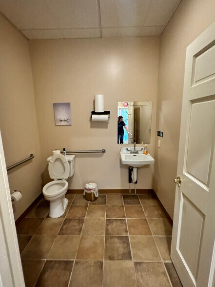 More Photos Of 345 W Main St, Leola Unknown For Lease