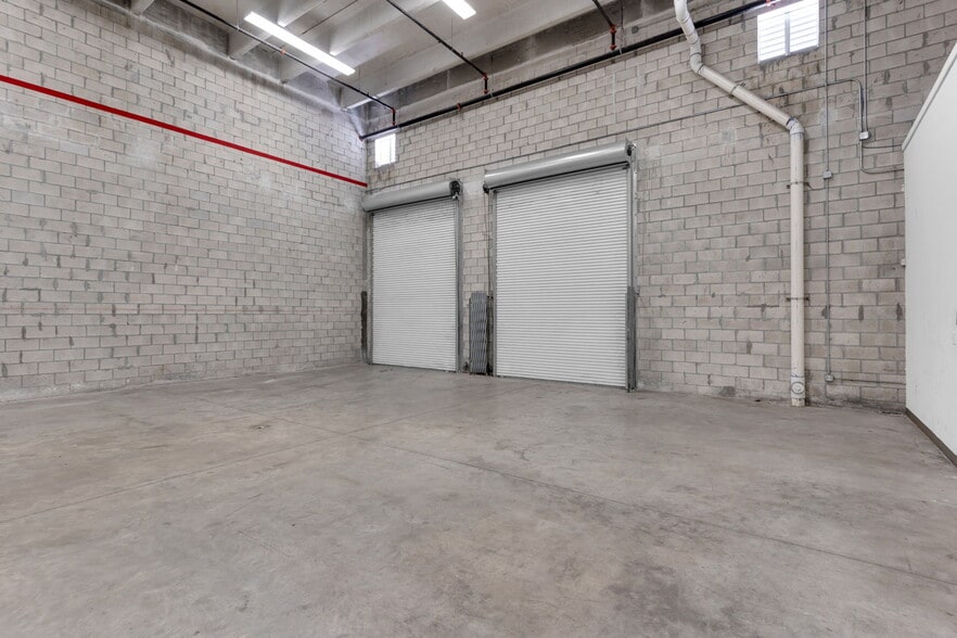More Photos Of 7900-7930 NW 71st St, Miami Warehouse For Lease