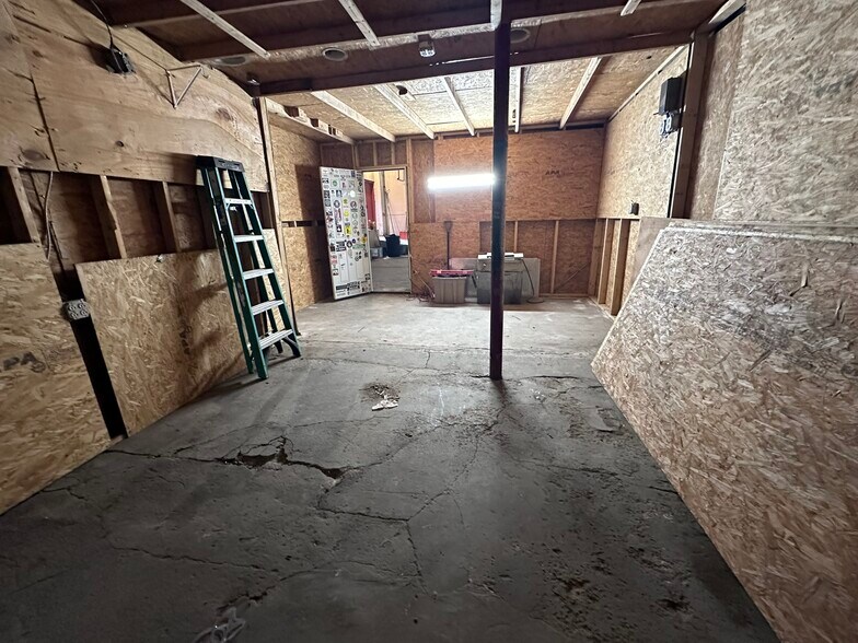 More Photos Of 7 Dunnell Ln, Pawtucket Warehouse For Lease