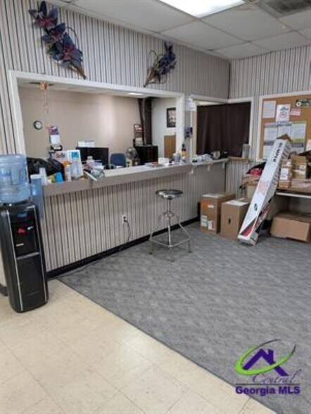 More Photos Of 614 N Davis Dr, Warner Robins Auto Repair For Sale