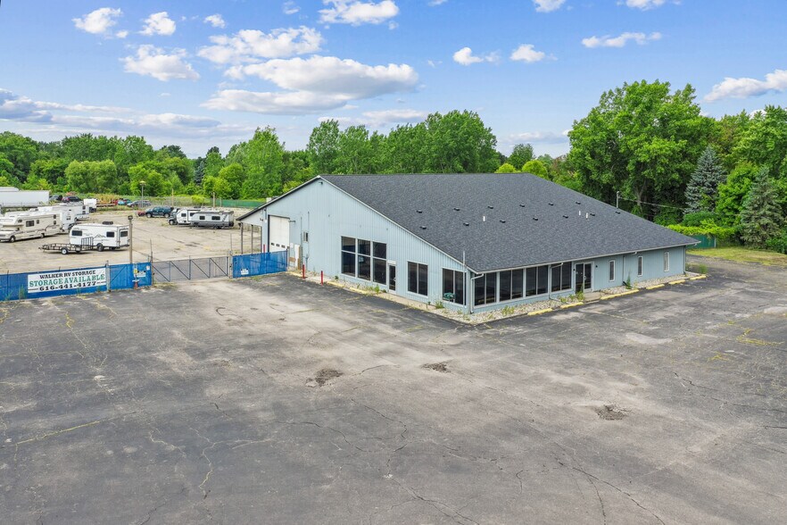 More Photos Of 4500 Remembrance Rd NW, Grand Rapids Auto Dealership For Lease