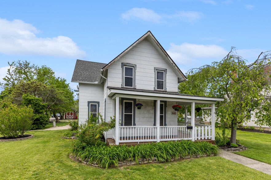 Primary Photo Of 4103 Broadway, Grove City Freestanding For Sale
