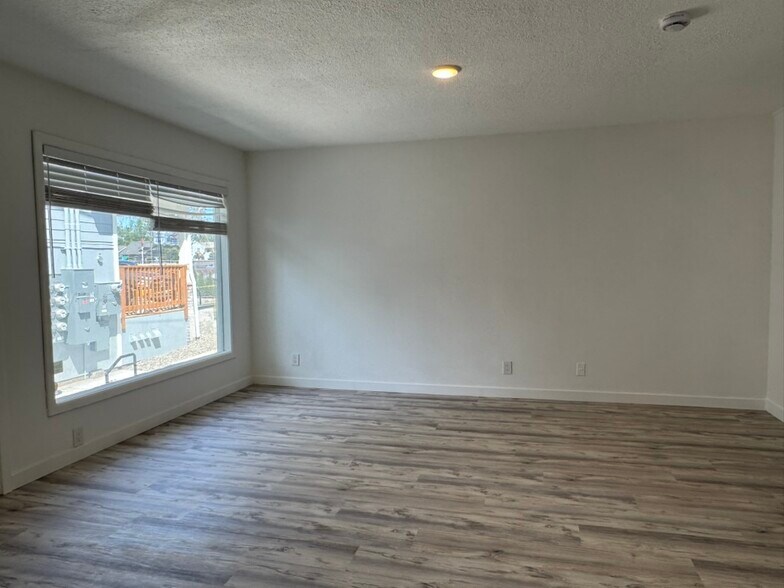 More Photos Of 3823-3841 SE 52nd Ave, Portland Apartments For Sale