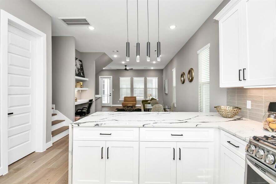 More Photos Of 316 Thornton Rd, Houston Apartments For Sale