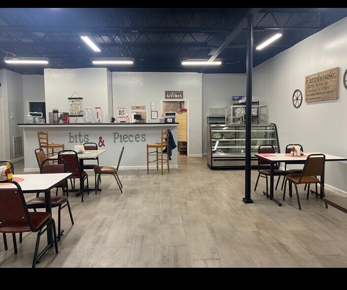 More Photos Of 5808-5812 Cullen Blvd, Houston Freestanding For Sale