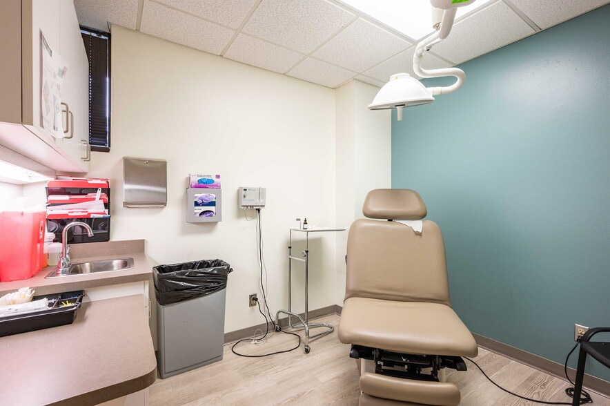 More Photos Of 6719 Gall Blvd, Zephyrhills Medical For Sale