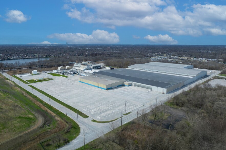 Primary Photo Of 13850 Cottage Grove Ave, Dolton Manufacturing For Lease