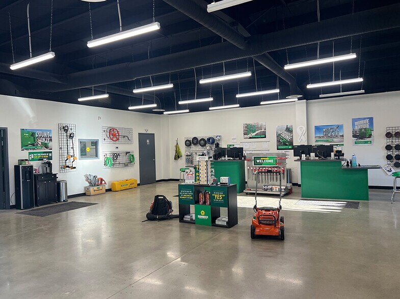 More Photos Of 10903 McCormick Rd, Hunt Valley Showroom For Lease