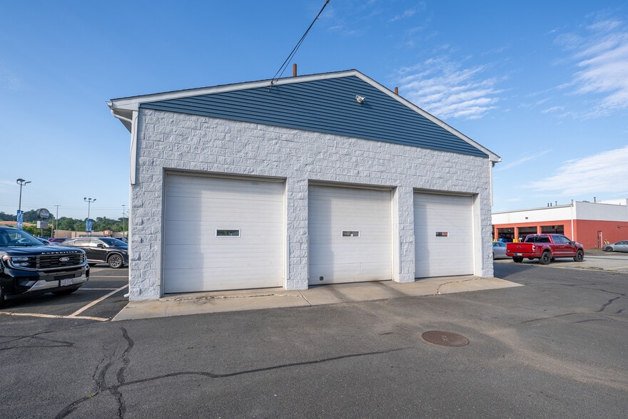 More Photos Of 300 E Main St, Westfield Auto Dealership For Sale