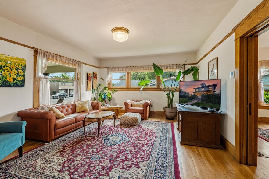 More Photos Of 340 NW 7th St, Corvallis Office Residential For Sale