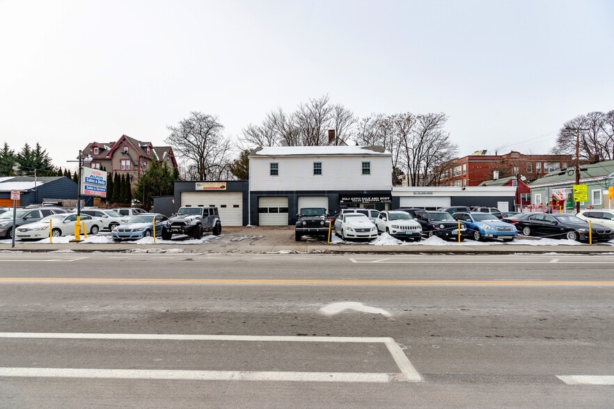 More Photos Of 1220 Broad St, Central Falls Auto Repair For Sale