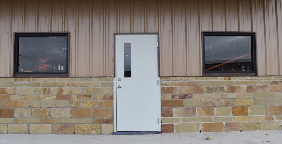 More Photos Of 4626 Country Road 2200, Greenville Flex For Sale