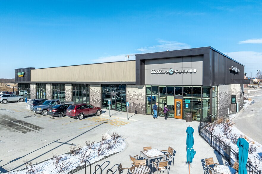 More Photos Of 5260 Merle Hay Rd, Johnston General Retail For Lease