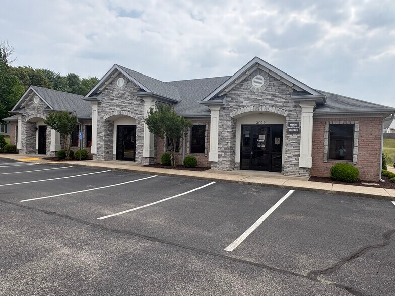 Primary Photo Of 3015-3019 Greystone Sq, Jackson Medical For Lease