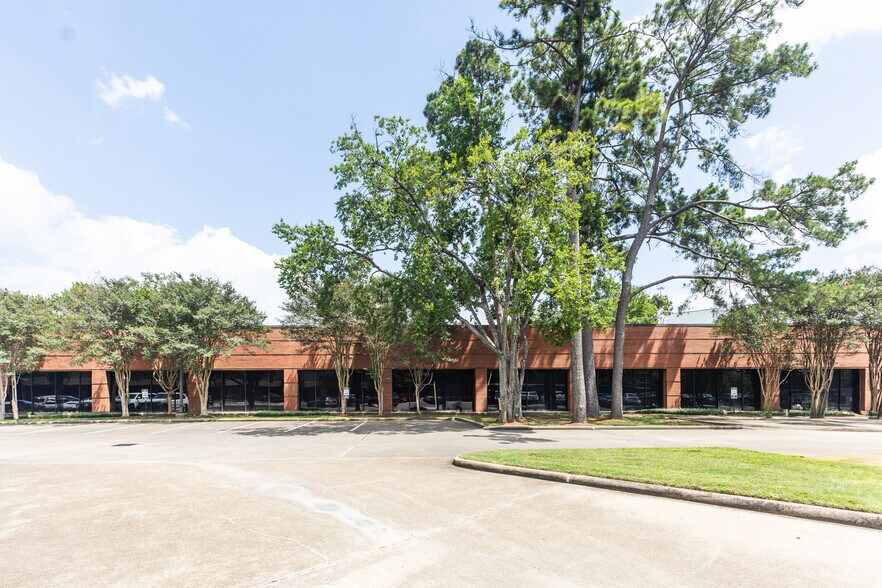 More Photos Of 6925 Portwest Dr, Houston Medical For Lease
