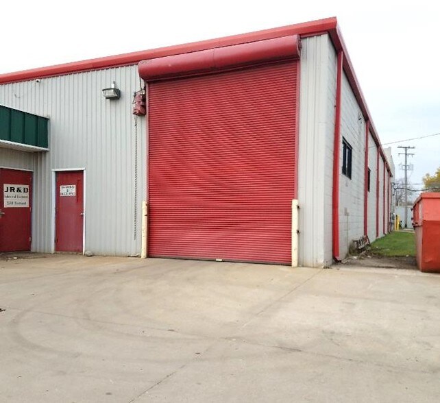 More Photos Of 25411 Sherwood Ave, Center Line Industrial For Sale