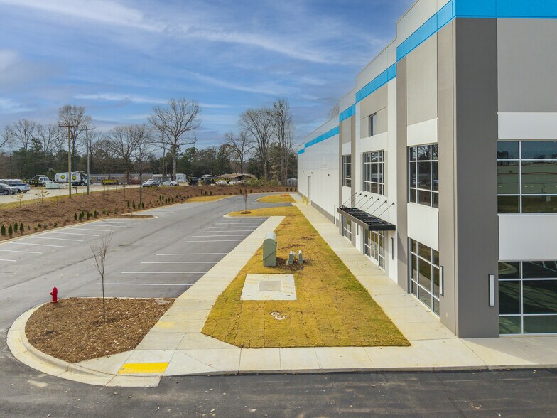 More Photos Of 1736 Whites Kennel Rd, Burlington Manufacturing For Lease