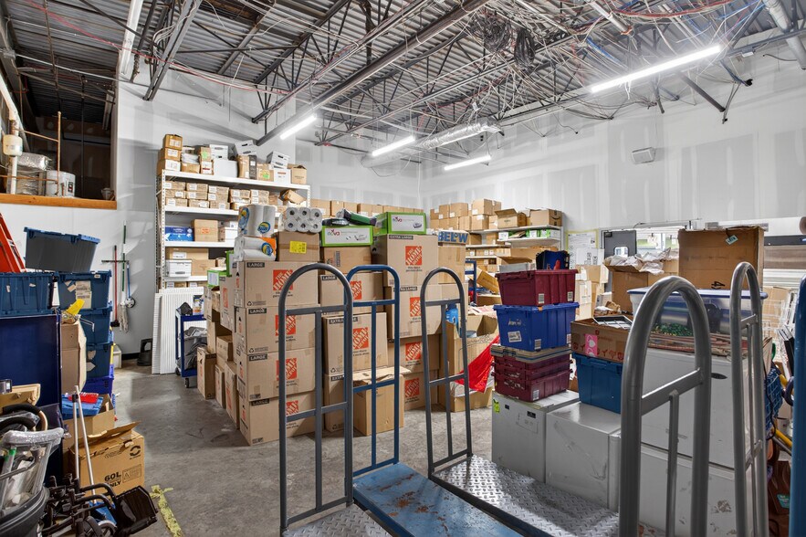 More Photos Of 5627-5699 Chestnut St, Philadelphia Drugstore For Lease