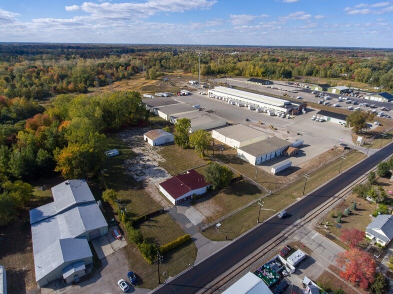 More Photos Of 3905 32nd St, Port Huron Truck Terminal For Sale