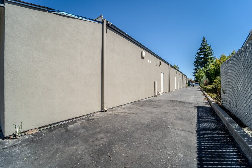 More Photos Of 1547 Starr Dr, Yuba City Office For Sale