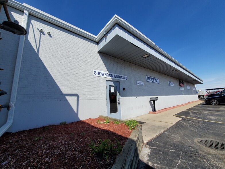Primary Photo Of 1900 Harrison Ave, Rockford Warehouse For Sale