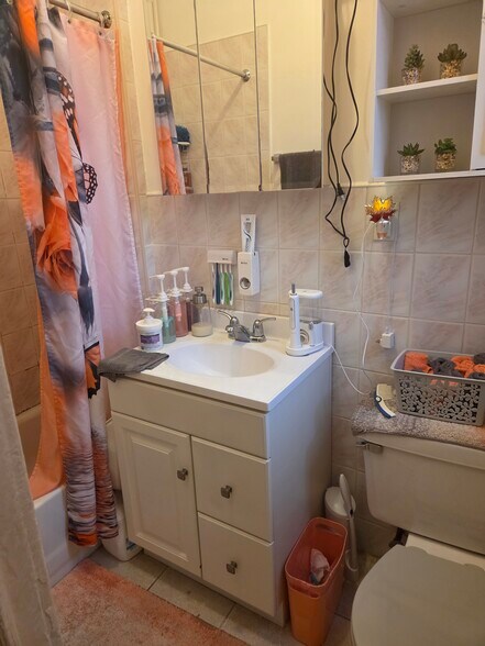 More Photos Of 1858 Cornelia St, Ridgewood Apartments For Sale