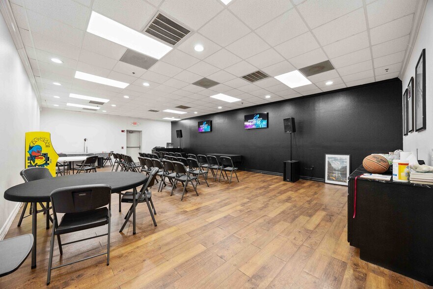 More Photos Of 7746 Almeda Genoa Rd, Houston Religious Facility For Sale