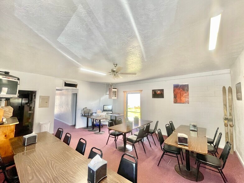 More Photos Of 156 S Main St, Monticello Restaurant For Sale