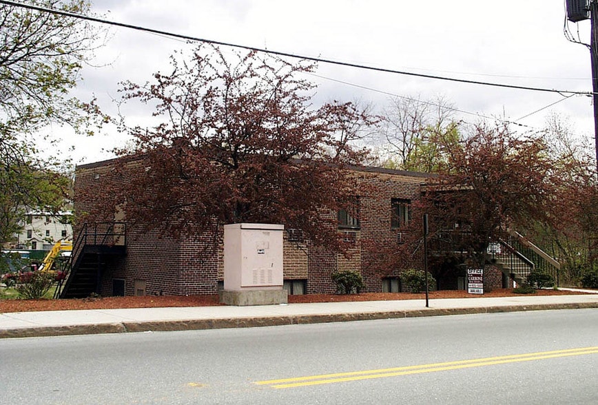 More Photos Of 573 Main St, Woburn Office For Sale