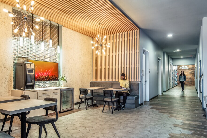 More Photos Of 1400 N High St, Columbus Apartments For Lease