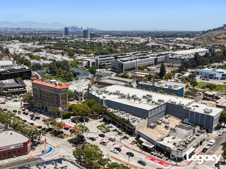 More Photos Of 9540 Washington Blvd, Culver City Restaurant For Sale