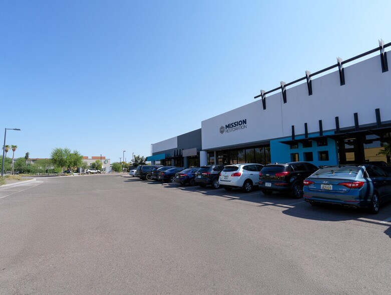 More Photos Of 1465 N Hayden Rd, Scottsdale Research And Development For Lease