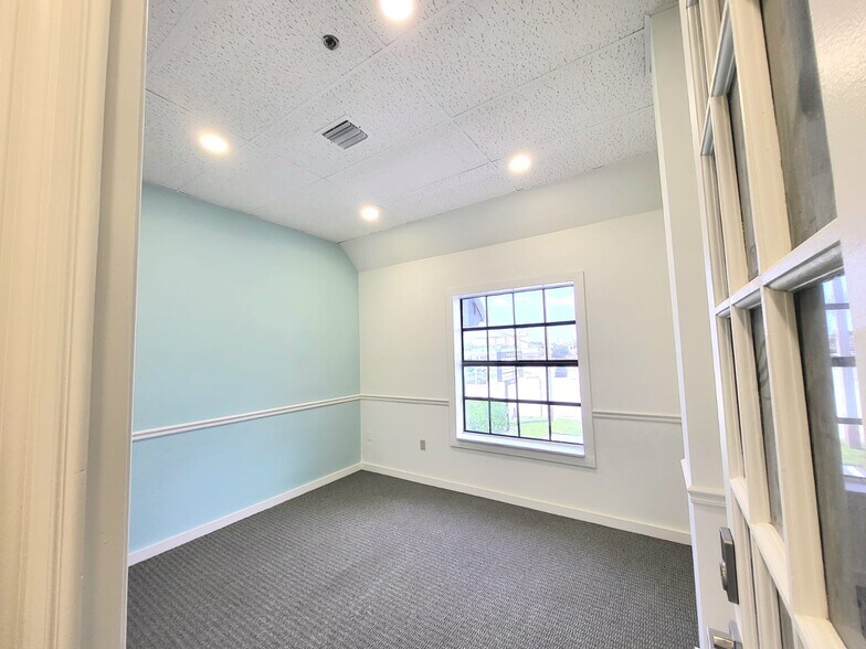 More Photos Of 1320 SE Federal Hwy, Stuart Medical For Lease