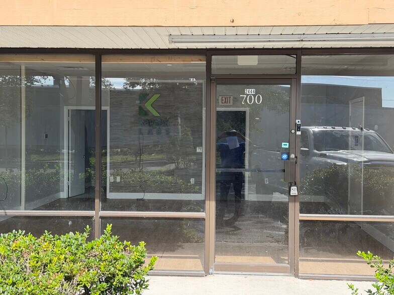 More Photos Of 2444-2512 NE 1st Blvd, Gainesville Office For Lease