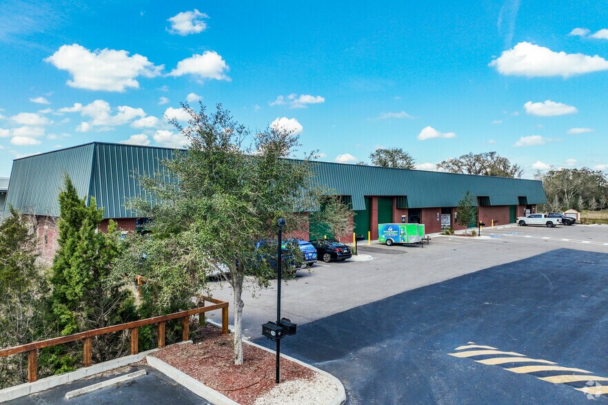 More Photos Of 13347 W Hillsborough Ave, Tampa Warehouse For Lease