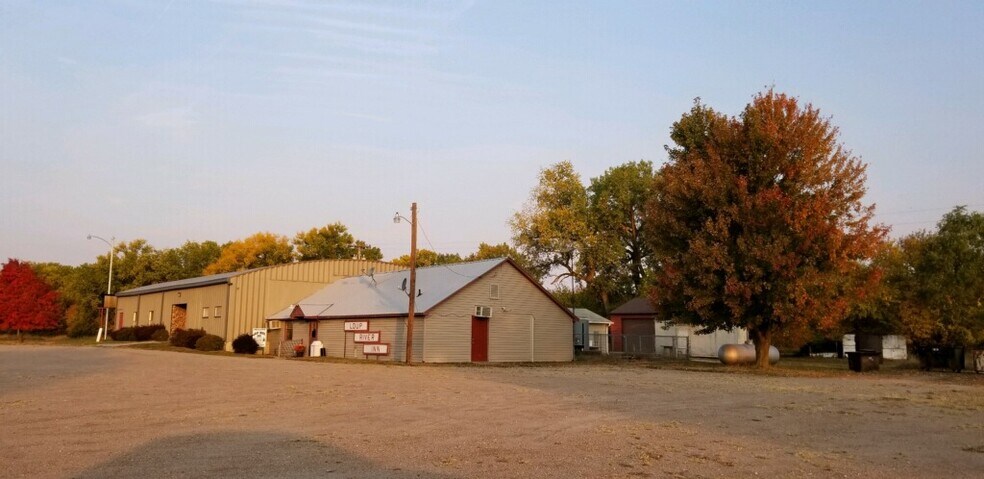 More Photos Of 26646 S 555 St, Fullerton Restaurant For Sale