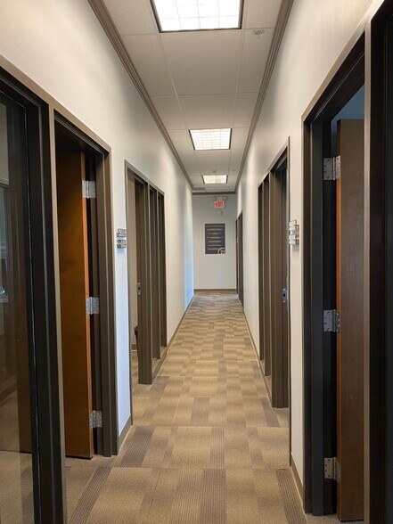 More Photos Of 4929 E 96th St, Indianapolis Office For Lease