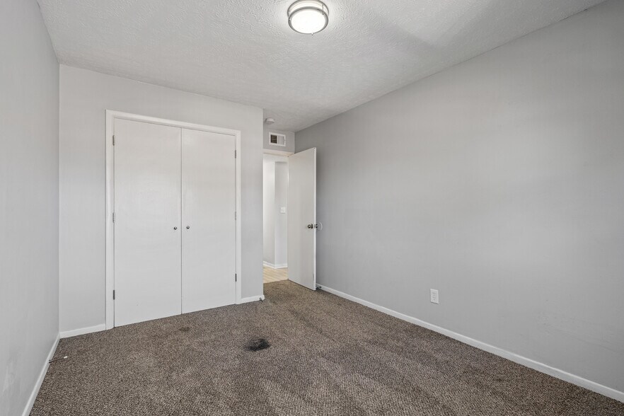 More Photos Of 1733 W 24th St, Lawrence Apartments For Sale