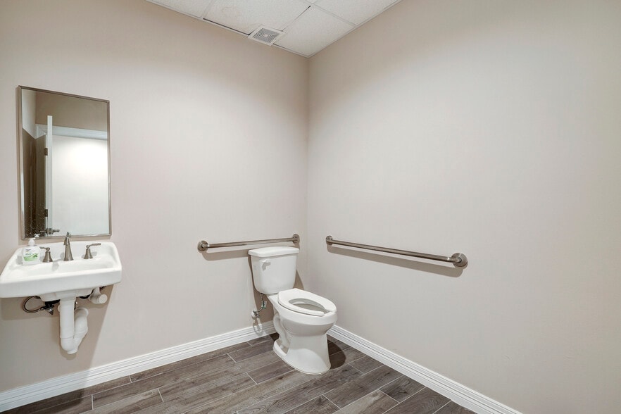 More Photos Of 16310 State Highway 249, Houston Showroom For Sale