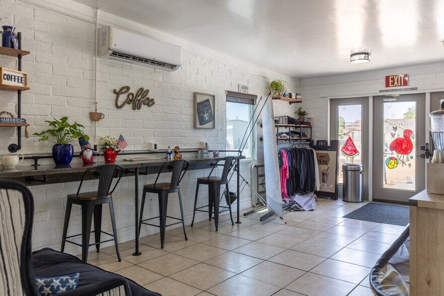 More Photos Of 950 Calimesa Blvd, Calimesa Freestanding For Sale