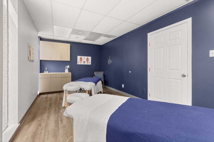 More Photos Of 2045 Space Park Dr, Houston Medical For Lease