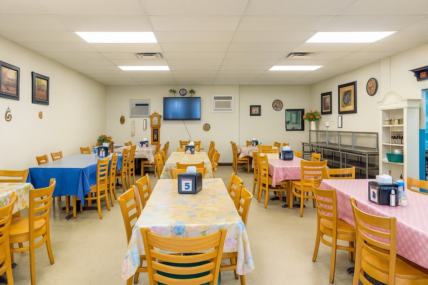 More Photos Of 500 S Velasco St, Angleton Restaurant For Sale