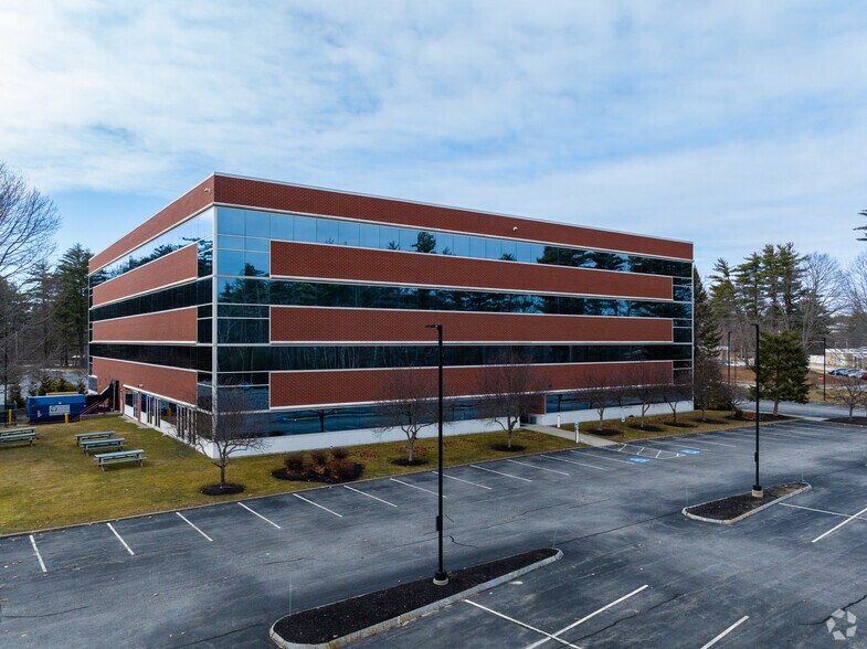 More Photos Of 325 Corporate Dr, Portsmouth Office For Lease