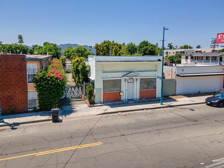 More Photos Of 10746 Magnolia Blvd, North Hollywood Medical For Sale
