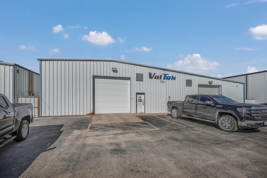 More Photos Of 2110 W 44th St, Odessa Industrial For Sale