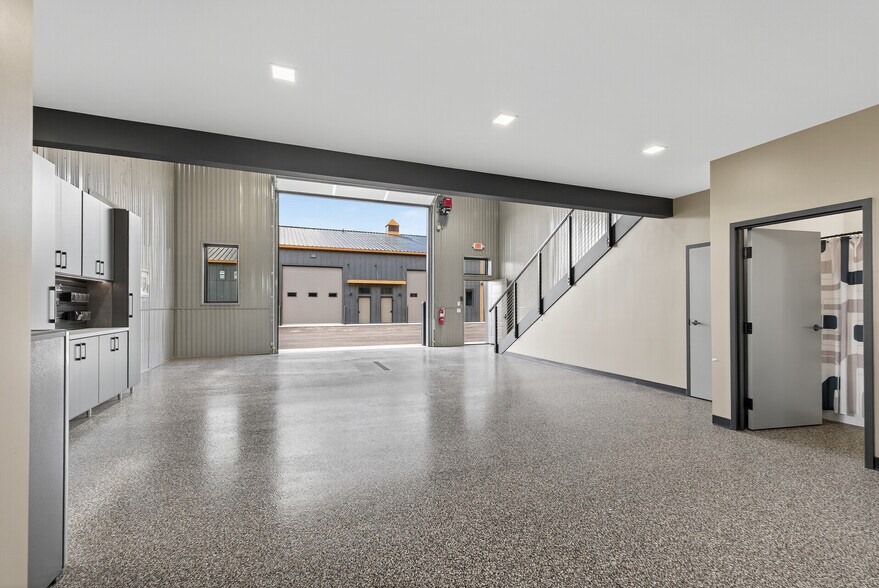 More Photos Of 7040 Kaeding Ln NE, Albertville Industrial For Sale