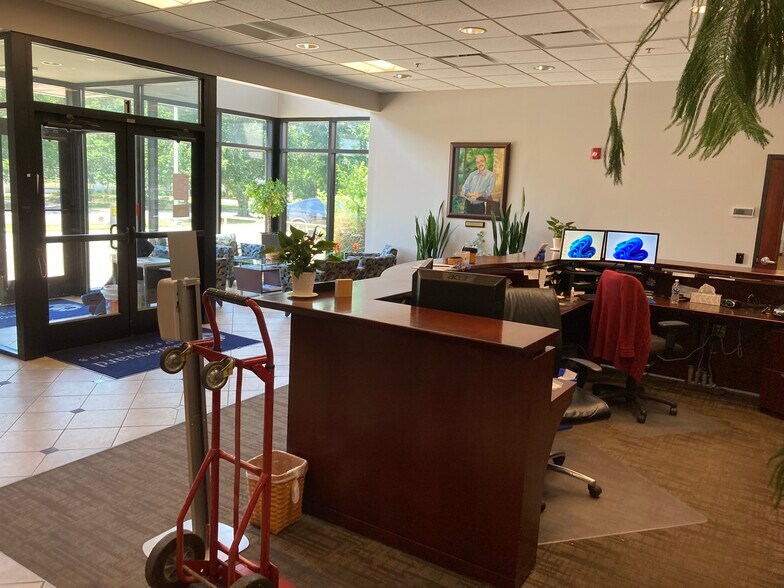 More Photos Of 7887 Hub Pky, Valley View Office For Lease